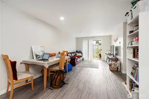 910 N 95th St, Seattle, WA 98103 - Photo 13