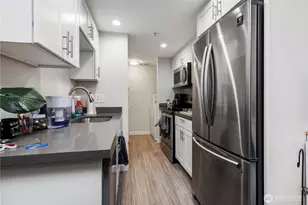 910 N 95th St, Seattle, WA 98103 - Photo 15