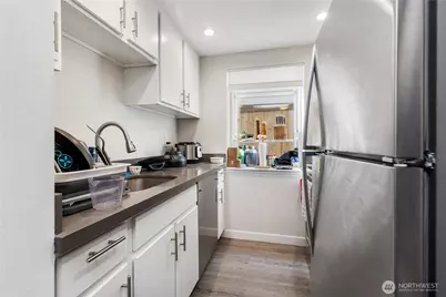 910 N 95th Street, Seattle, WA 98103 - Photo 7