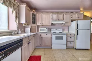 2145 Fir St, Point Roberts, WA 98281 - Photo 9