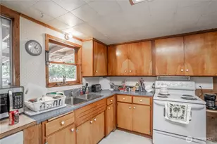 22316 177th St E, Orting, WA 98360 - Photo 15