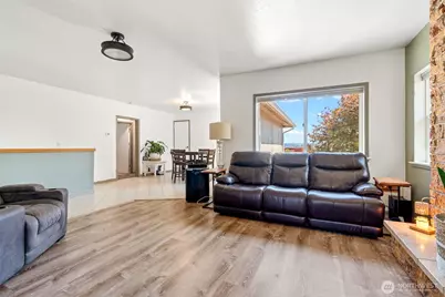 719 Peters, Raymond, WA 98577 - Photo 5