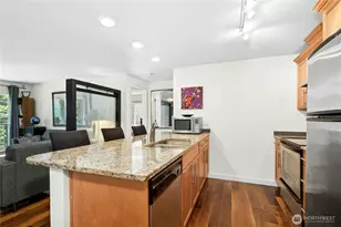 231 Belmont Ave E, Seattle, WA 98102 - Photo 13