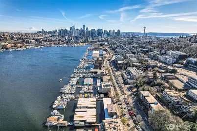 2040 Westlake Avenue N #17, Seattle, WA 98109 - Photo 29