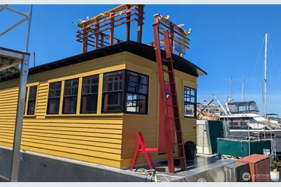 2040 Westlake Avenue N #17, Seattle, WA 98109 - Photo 3