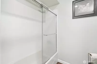 9844 Arrowsmith Avenue S, Seattle, WA 98118 - Photo 13