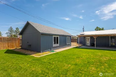1036 W Luta Street, Moses Lake, WA 98837 - Photo 9