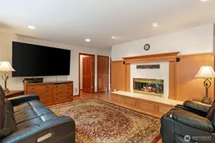 121 E Sterling Dr, Allyn, WA 98524 - Photo 13