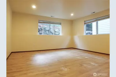 5451 SW 32nd Avenue, Seattle, WA 98126 - Photo 17