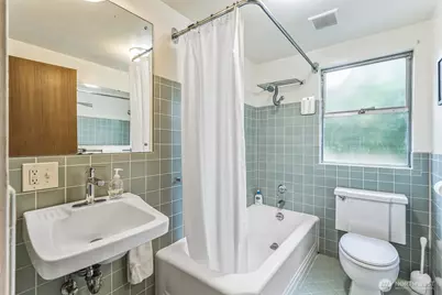 11521 Corliss Avenue N, Seattle, WA 98133 - Photo 35