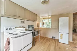 11521 Corliss Ave N, Seattle, WA 98133 - Photo 21