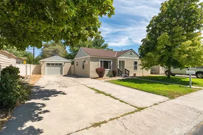 18 F Street NE, Ephrata, WA 98823 - Photo 3