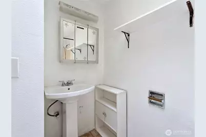 201 E 36th Street, Tacoma, WA 98404 - Photo 11