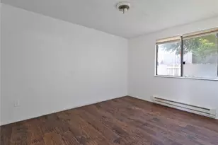 201 E 36th St, Tacoma, WA 98404 - Photo 9