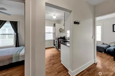 115 Bellevue Avenue E #105, Seattle, WA 98102 - Photo 5