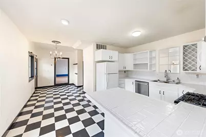 619 35th Street N, Anacortes, WA 98221 - Photo 13