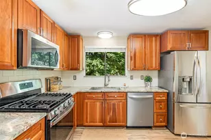 18222 19th Dr SE, Bothell, WA 98012 - Photo 9