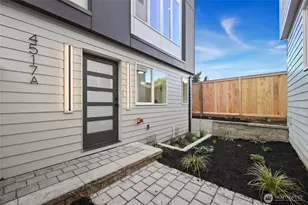 4517 44th Ave SW, Seattle, WA 98116 - Photo 3