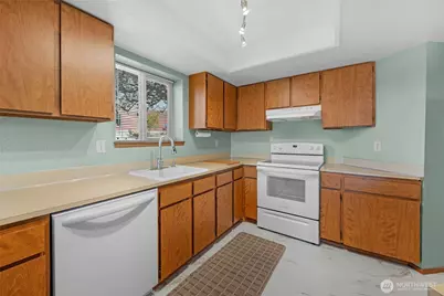 23509 Lakeview Drive #A101, Mountlake Terrace, WA 98043 - Photo 9