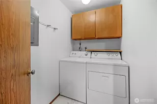 23509 Lakeview Dr, Mountlake Terrace, WA 98043 - Photo 21