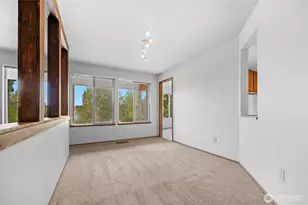 23509 Lakeview Dr, Mountlake Terrace, WA 98043 - Photo 7