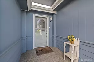 27225 217th Pl SE, Maple Valley, WA 98038 - Photo 3