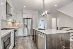 13963 NE 15th Ct, Bellevue, WA 98005 - Photo 7