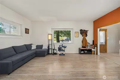 806 S 120th St S, Tacoma, WA 98444 - Photo 13