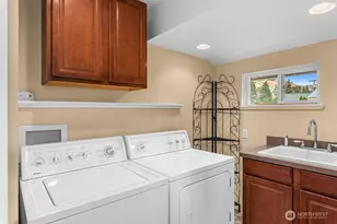 233 W Gibson Ave, Chelan, WA 98816 - Photo 15