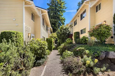 12024 101st Avenue NE #E3, Kirkland, WA 98034 - Photo 3