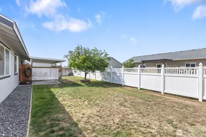 1346 E Greens Loop, Moses Lake, WA 98837 - Photo 31