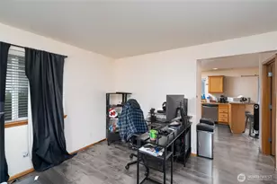 1827 SW Olive St, Oak Harbor, WA 98277 - Photo 9