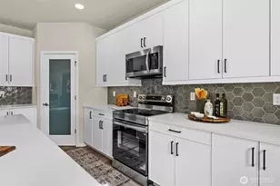 3510 183rd St E, Tacoma, WA 98446 - Photo 9