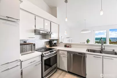 1745 W Sunn Fjord Lane #H307, Bremerton, WA 98312 - Photo 23