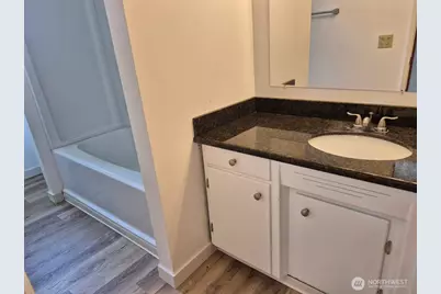 317 7th Street SW #6, Puyallup, WA 98371 - Photo 7