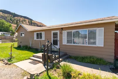 323 E Grand Coulee Avenue, Grand Coulee, WA 99133 - Photo 1
