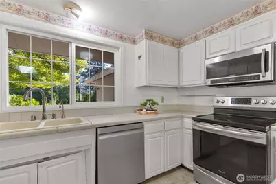 15212 Cascadian Way, Lynnwood, WA 98087 - Photo 11