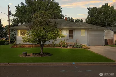 28 SW Evans Avenue, College Place, WA 99362 - Photo 1