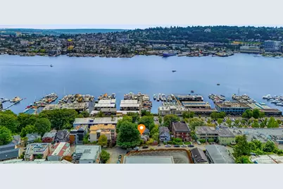 801 Newton Street, Seattle, WA 98109 - Photo 3