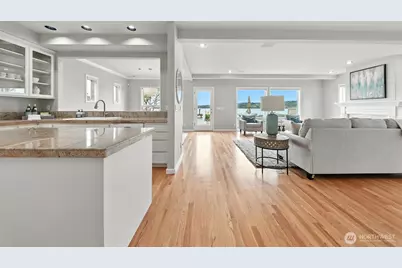 11204 Rainier Avenue S, Seattle, WA 98178 - Photo 13