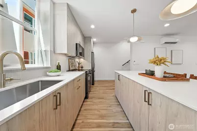 9020 13th Avenue NW #B, Seattle, WA 98117 - Photo 13