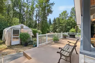 17209 W Riverside Dr, Bothell, WA 98011 - Photo 35
