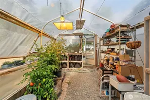 17209 W Riverside Dr, Bothell, WA 98011 - Photo 29