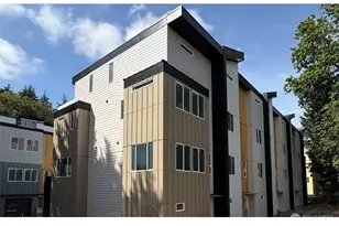 1190 129th Ct NE, Bellevue, WA 98005 - Photo 1