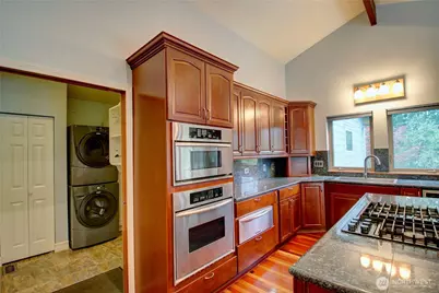 33454 West  Shore Dr, Mount Vernon, WA 98274 - Photo 7