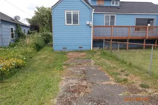 2002 Pacific Ave, Aberdeen, WA 98520 - Photo 3