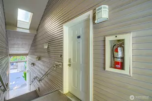 601 12th Ave NW, Issaquah, WA 98027 - Photo 3