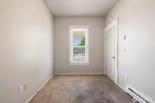 1011 E 35th St, Tacoma, WA 98404 - Photo 9