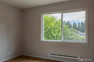 509 Rochester St W, Rainier, WA 98576 - Photo 11