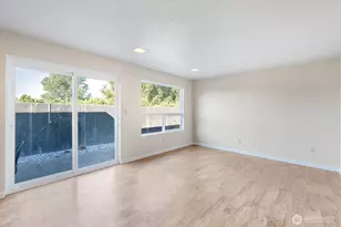 743 Marine View Dr, Longview, WA 98632 - Photo 13